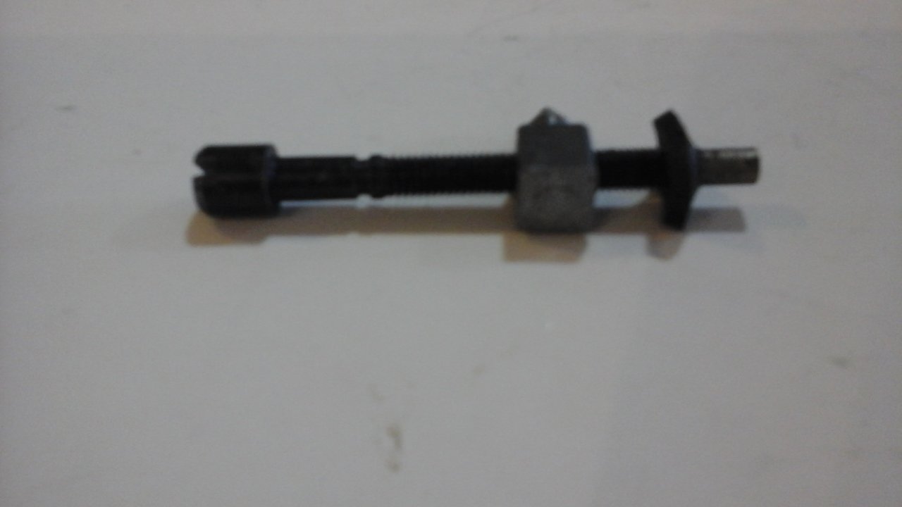 Zincir gergi vidası 61