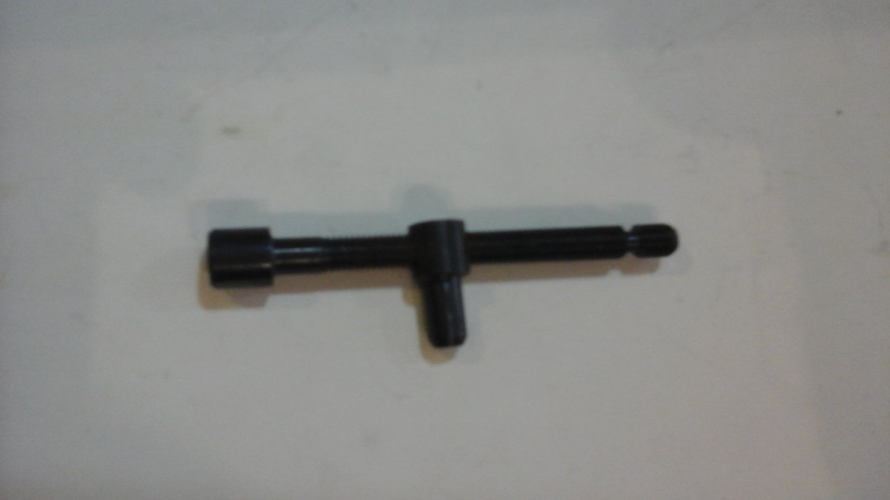 Zincir gergi vidası 550 560 650 turbo